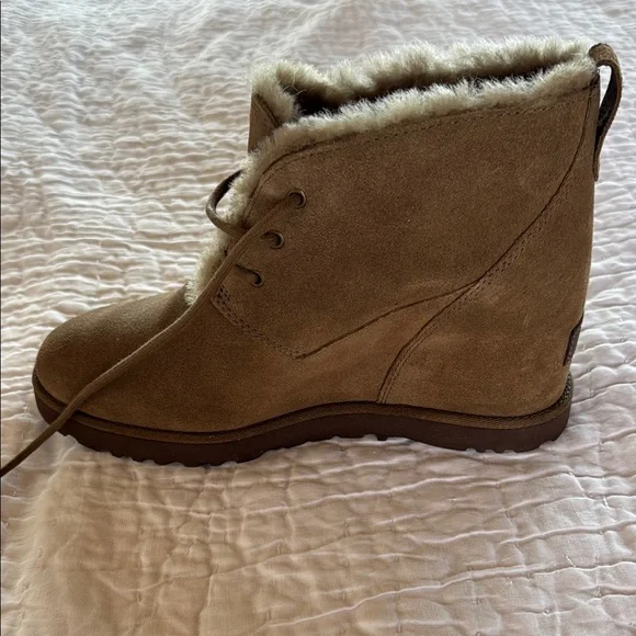 UGG Women's Classic Femme Lace Bootie Chestnut Black Hickory Sz 9 - Picture 6 of 8